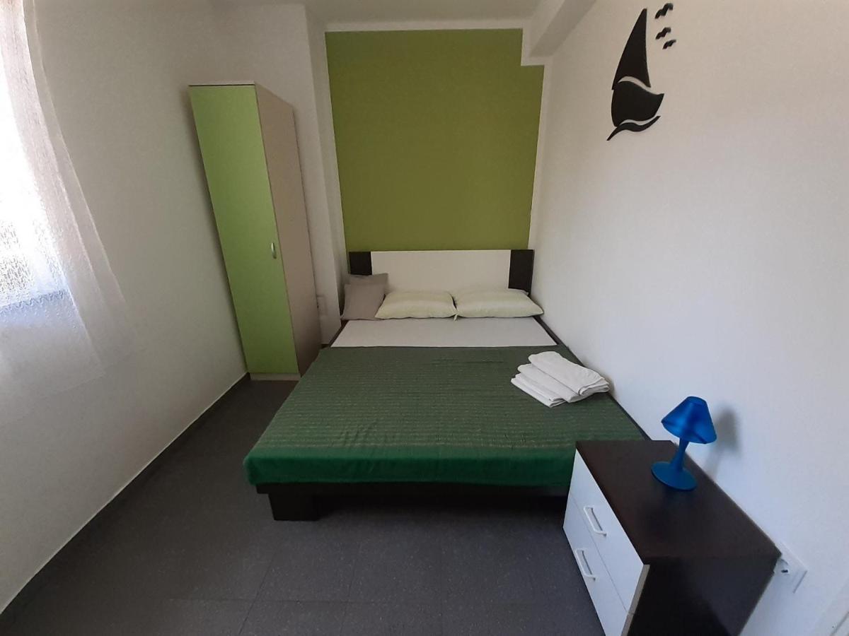 Apartmani Bilandzic-Krk Malinska Oda fotoğraf